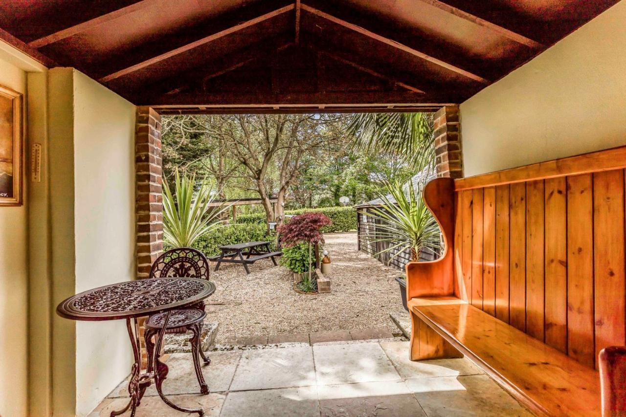 Hunston Mill Self Catering Dog Stay For Free Chichester Kültér fotó
