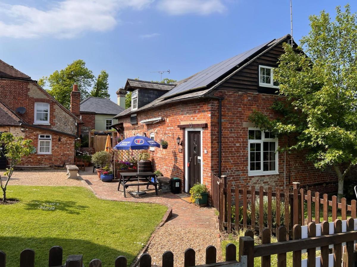 Hunston Mill Self Catering Dog Stay For Free Chichester Kültér fotó