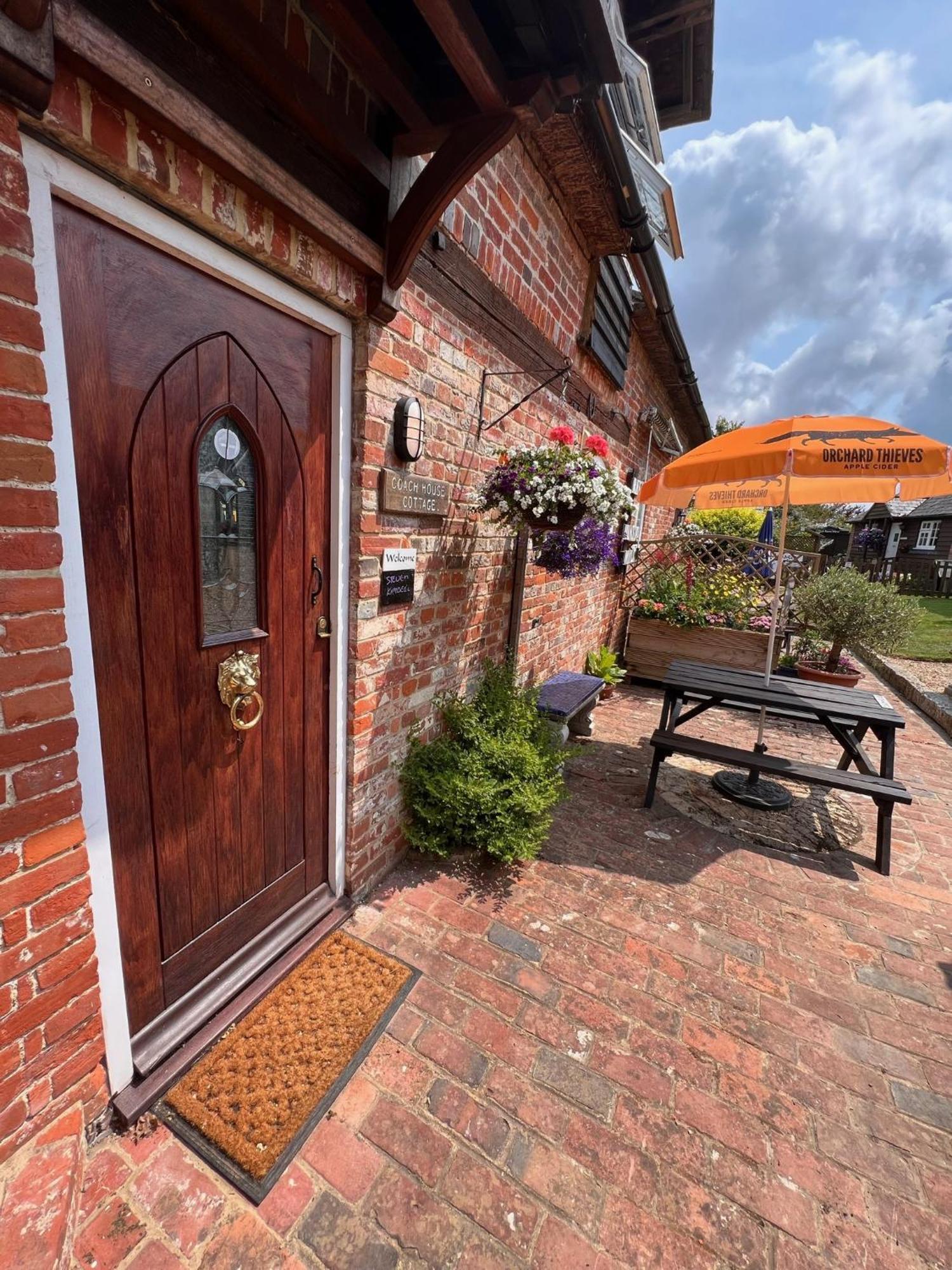 Hunston Mill Self Catering Dog Stay For Free Chichester Kültér fotó