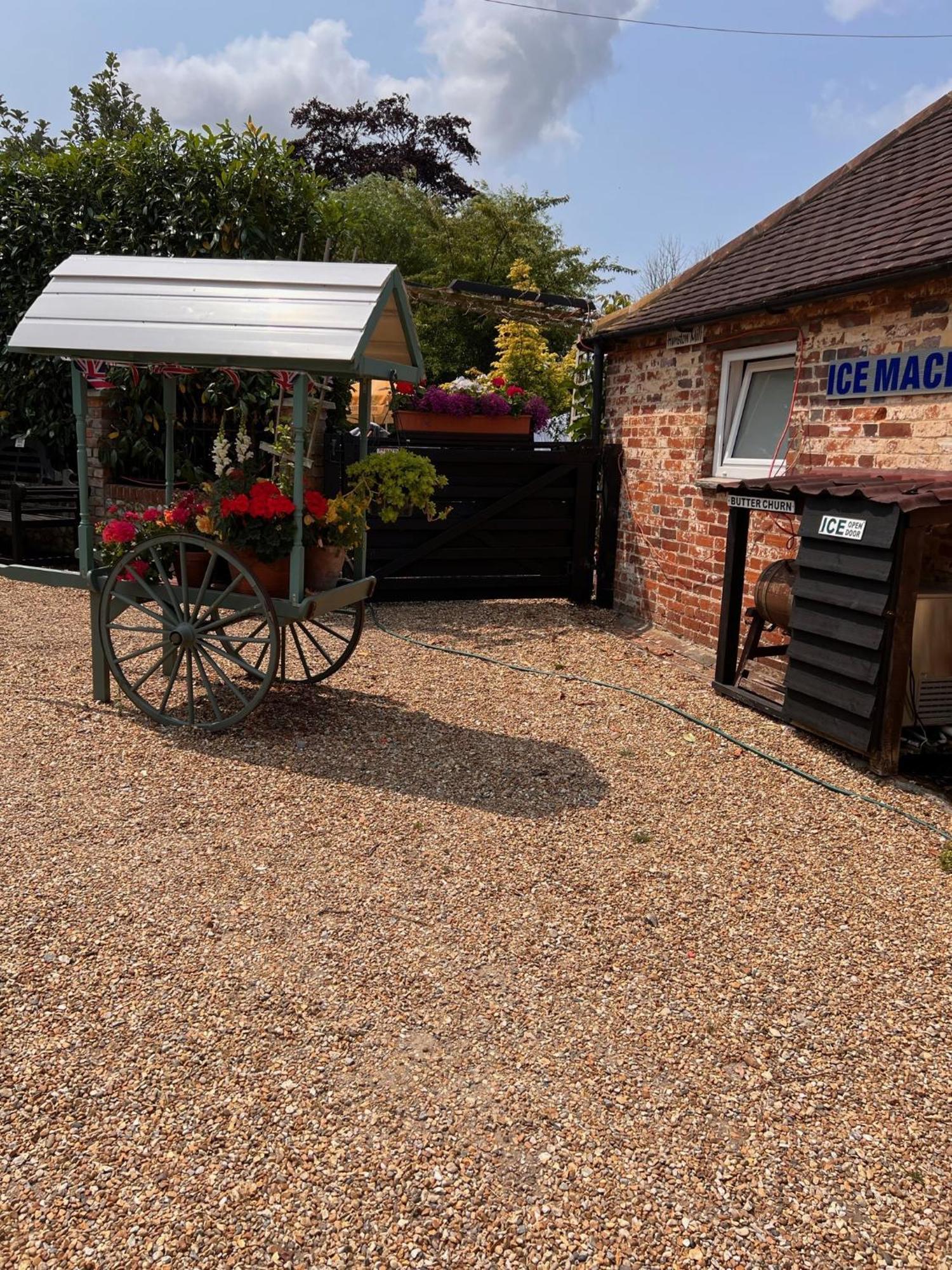 Hunston Mill Self Catering Dog Stay For Free Chichester Kültér fotó