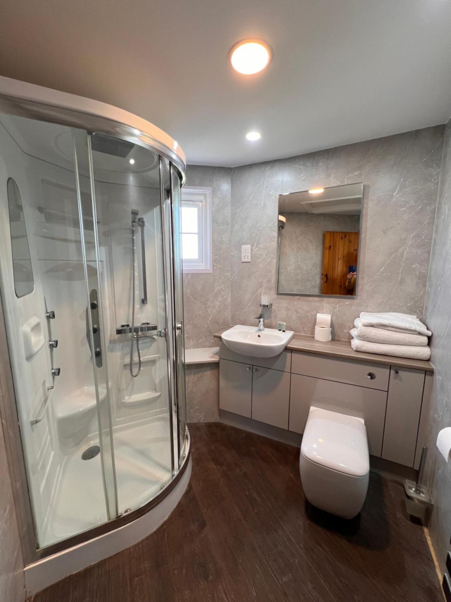 Hunston Mill Self Catering Dog Stay For Free Chichester Kültér fotó