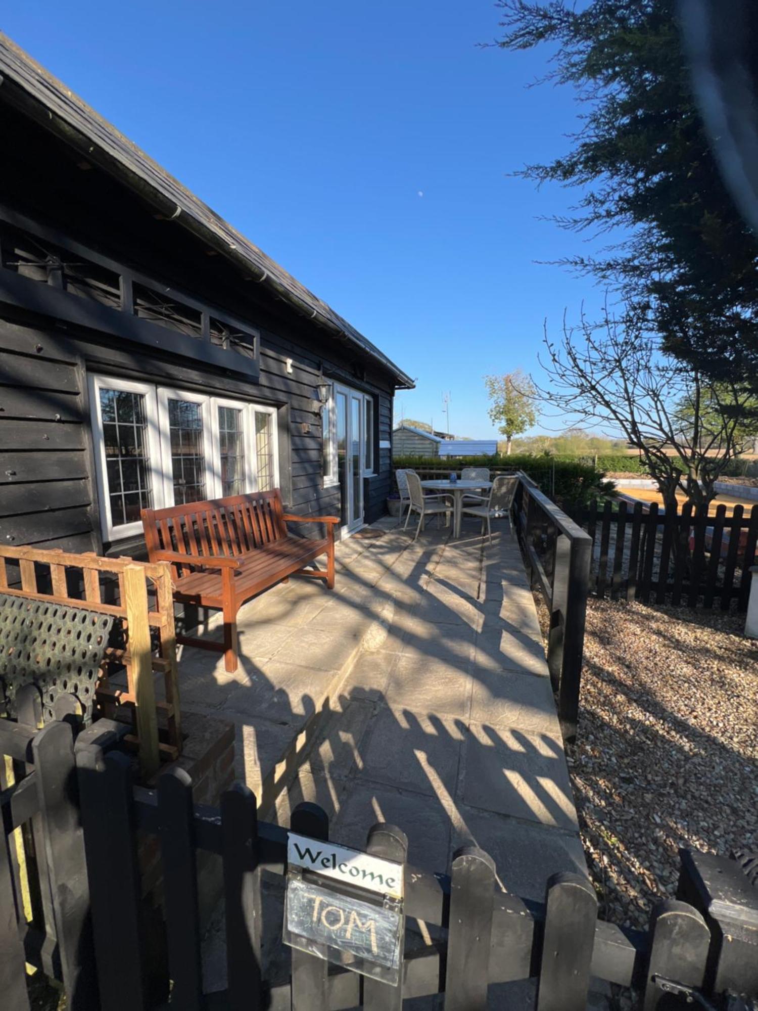 Hunston Mill Self Catering Dog Stay For Free Chichester Kültér fotó