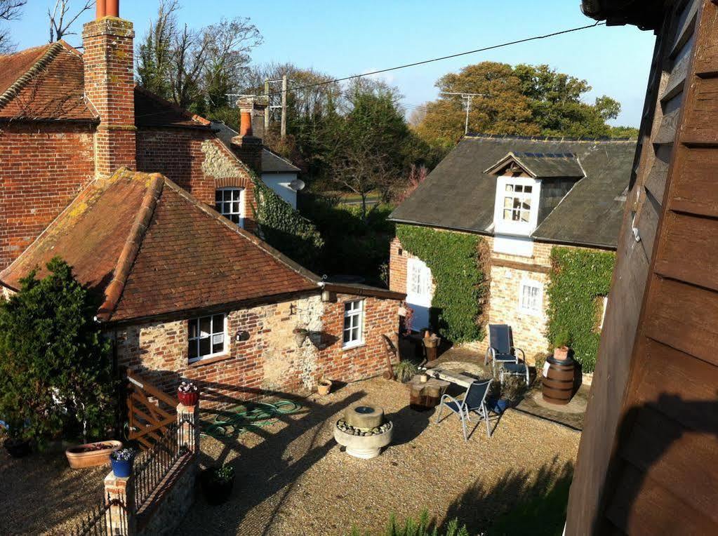 Hunston Mill Self Catering Dog Stay For Free Chichester Kültér fotó