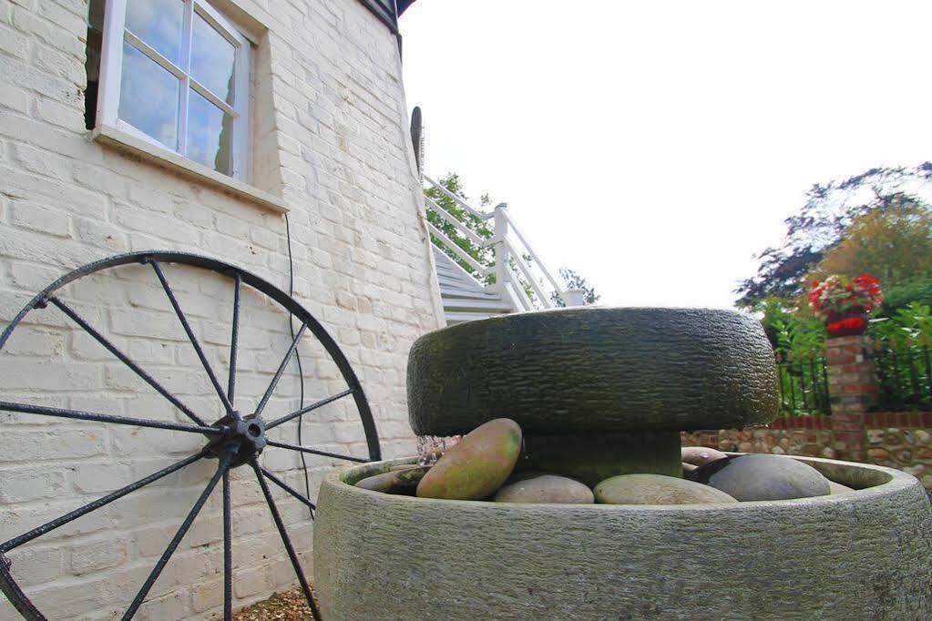 Hunston Mill Self Catering Dog Stay For Free Chichester Kültér fotó